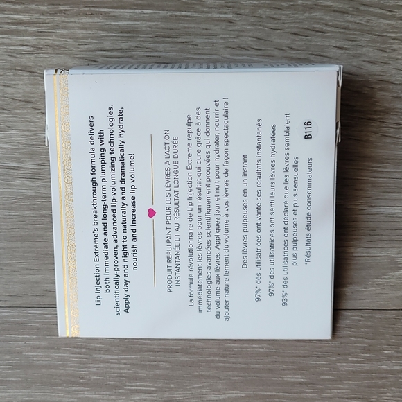 Too Faced Lip Injection Extreme - Picture 2 of 2